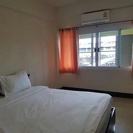 Jaroensin Place Buriram Exteriér fotografie