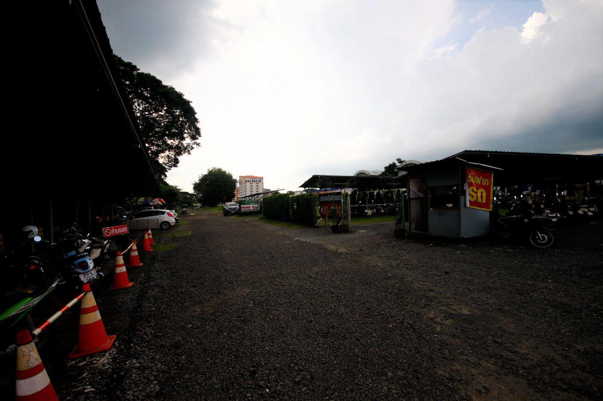 Jaroensin Place Buriram Exteriér fotografie